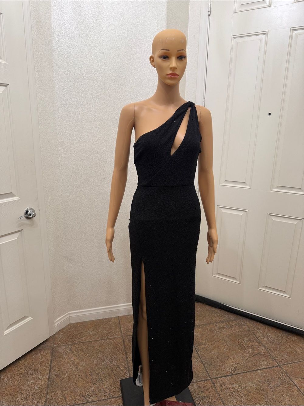 Windsor Black One-Shoulder Cutout Evening Dress